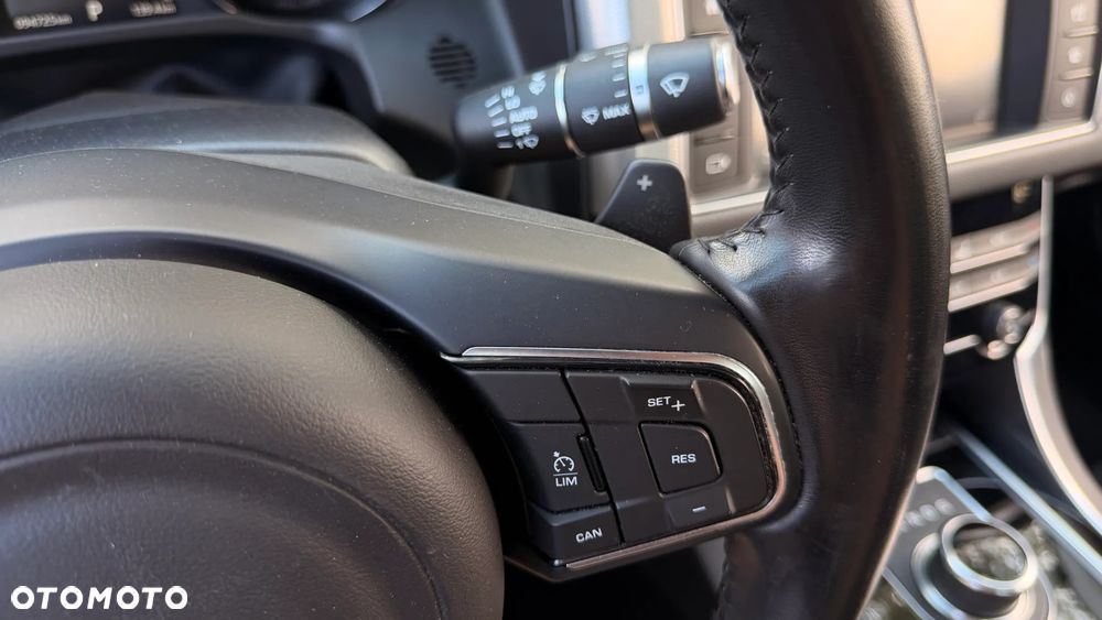 Jaguar XF 20d Prestige - 27