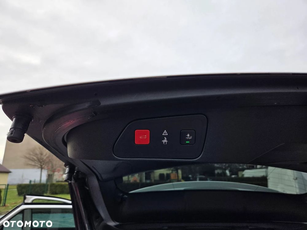 Peugeot 3008 1.5 BlueHDi Road Trip S&S - 32