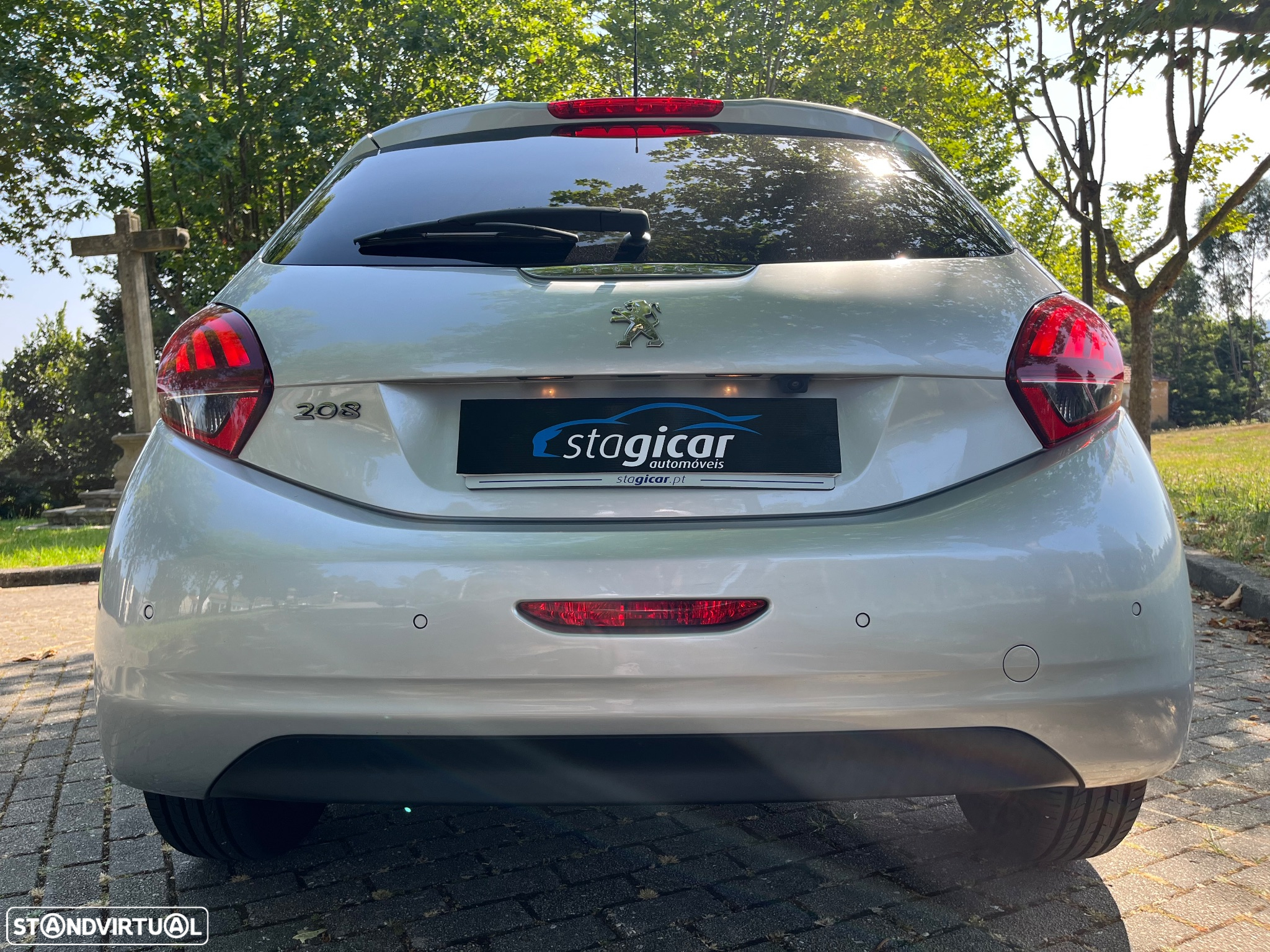 Peugeot 208 1.6 BlueHDi Style - 8