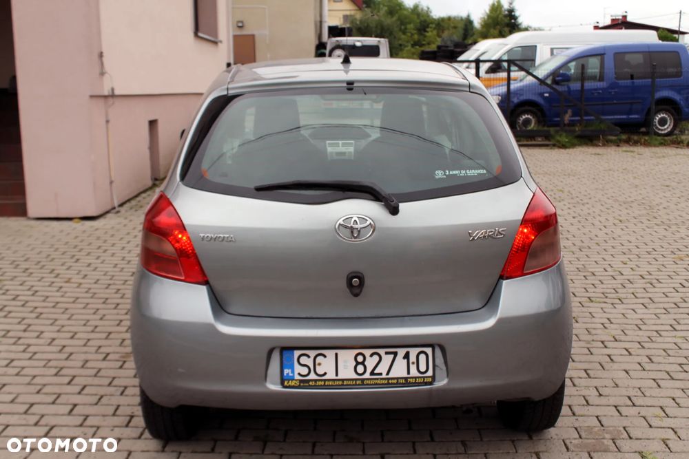 Toyota Yaris 1.0 Luna A/C - 8