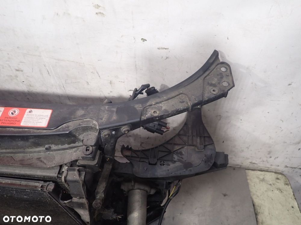 PAS PRZEDNI AUDI A4 B6 - 2