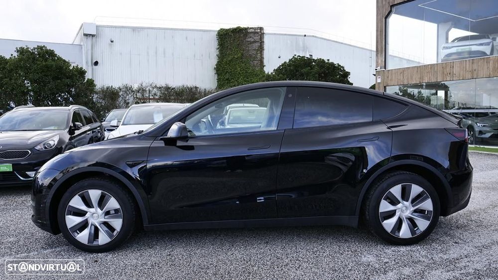 Tesla Model Y Long Range Dual Motor AWD - 9