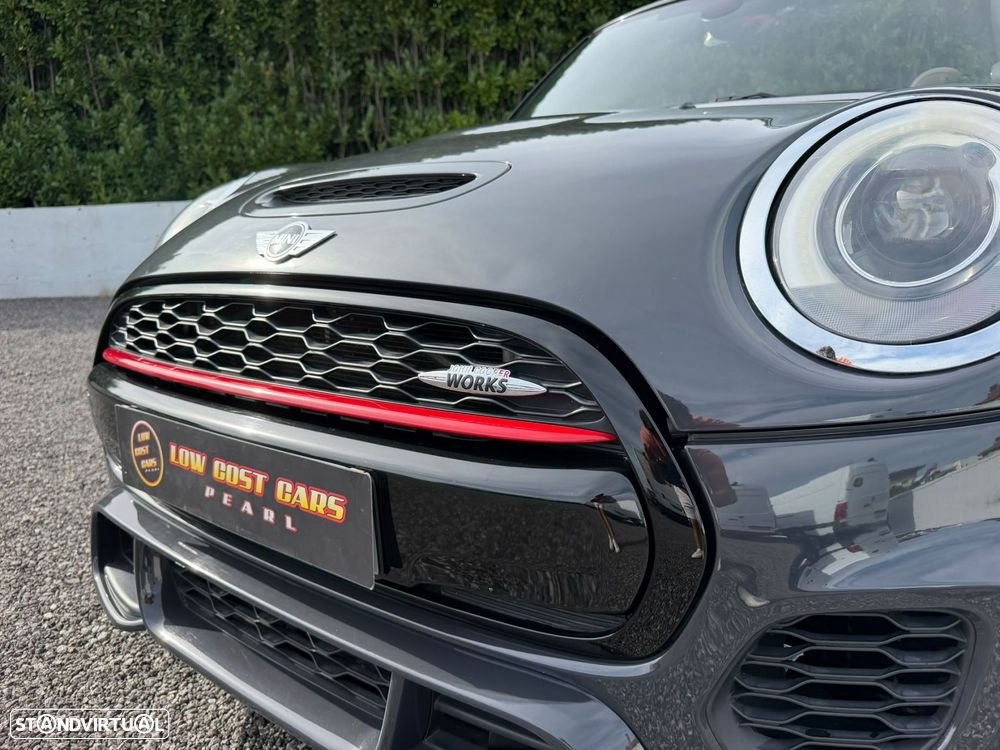 MINI Cabrio John Cooper Works - 33