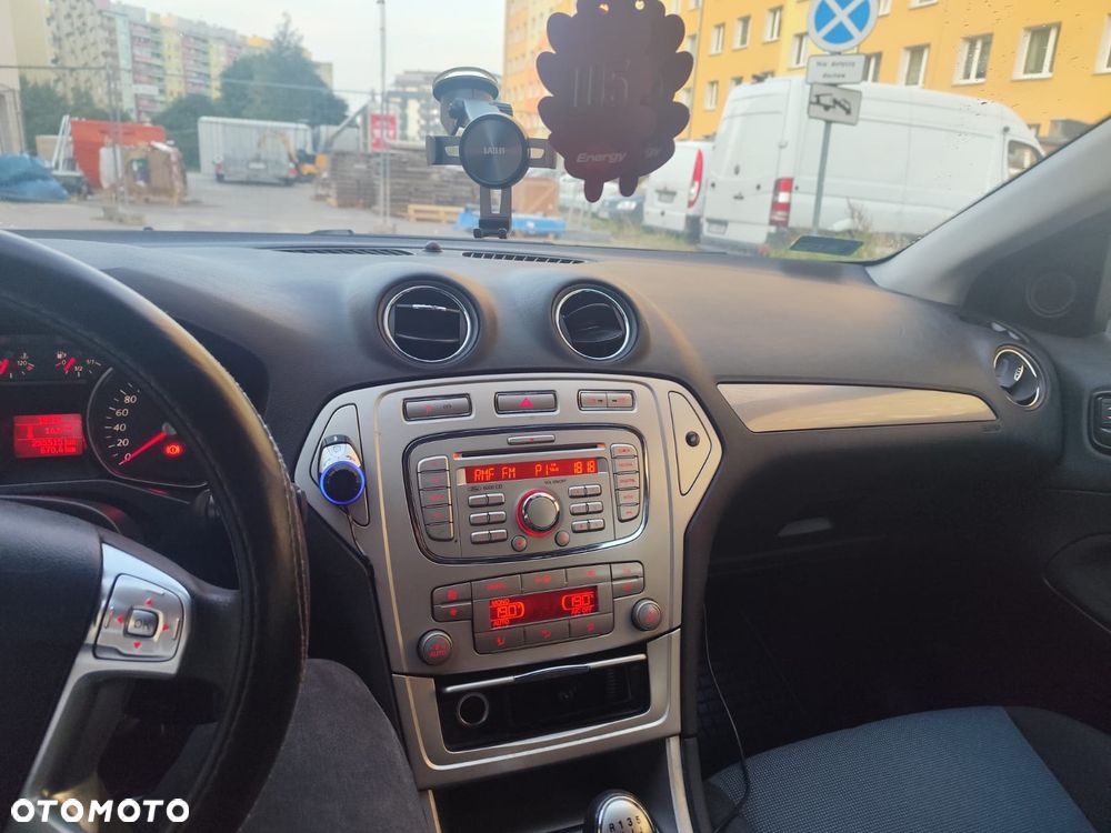 Ford Mondeo - 16