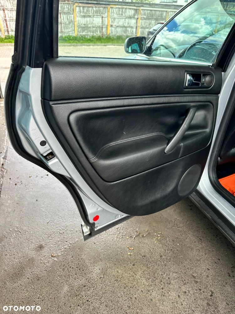 Volkswagen Passat 2.8 V6 4Mot Highline Tiptr - 34