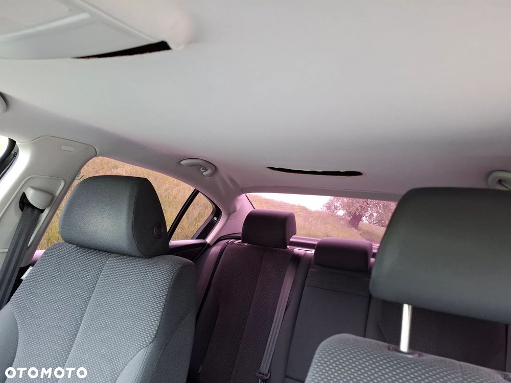Volkswagen Passat 2.0 TDI Trendline - 14