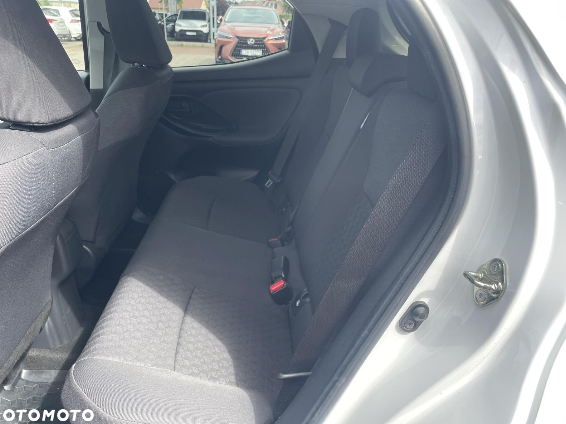 Toyota Yaris Hybrid 1.5 Comfort - 24