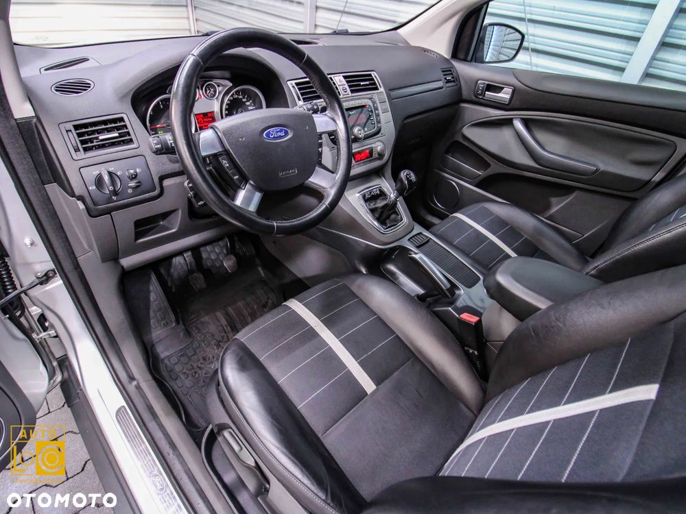 Ford Kuga 2.0 TDCi 4x4 Titanium - 16