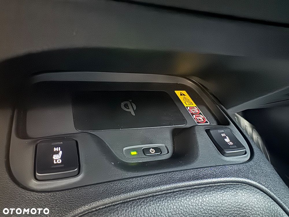 Toyota Corolla 1.8 Hybrid Comfort - 17