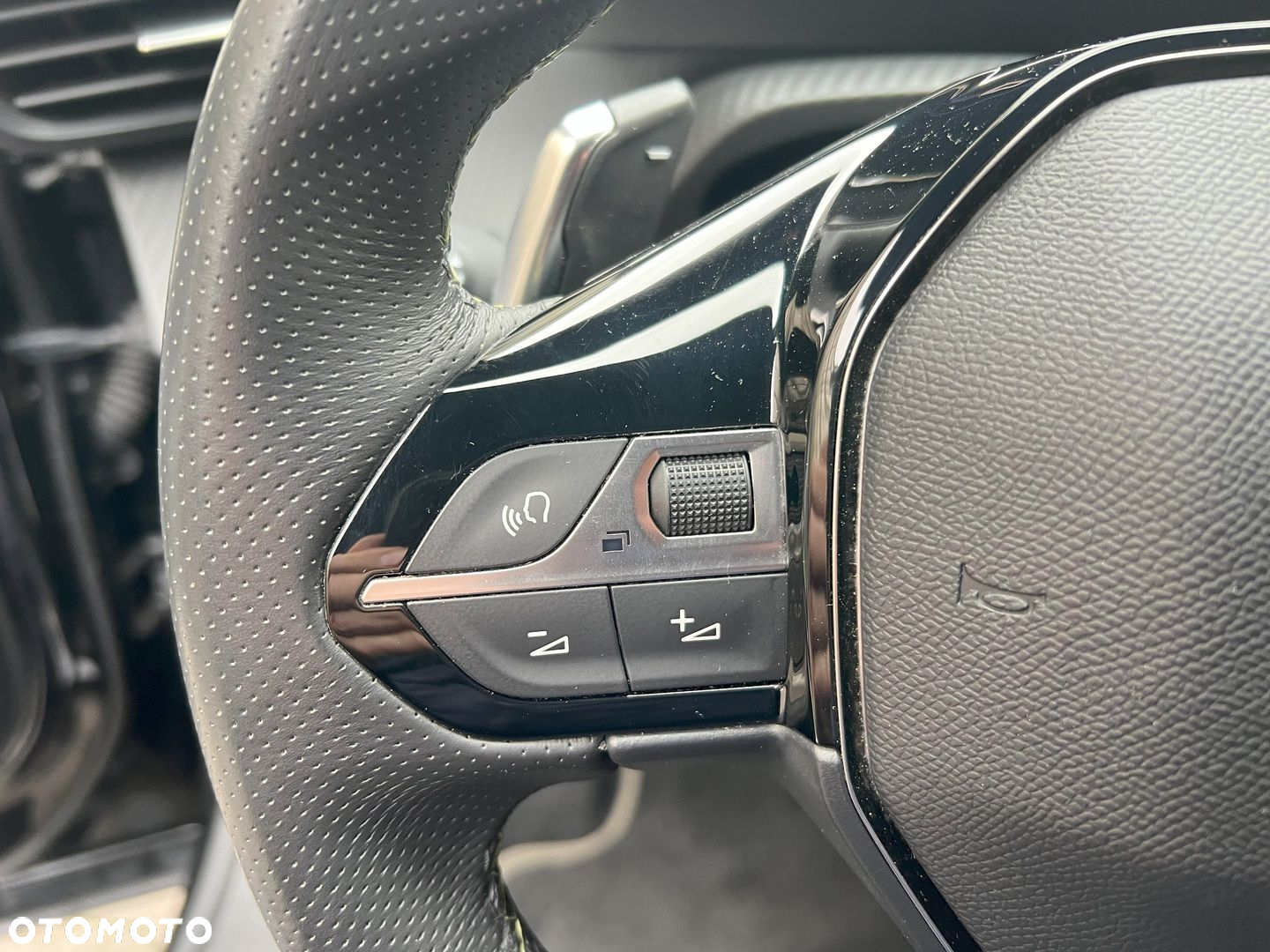 Peugeot 2008 1.2 PureTech GT S&S EAT8 - 17