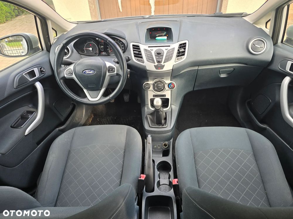Ford Fiesta 2012 photo 5
