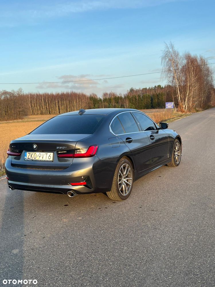 BMW Seria 3 330i xDrive M Sport - 8