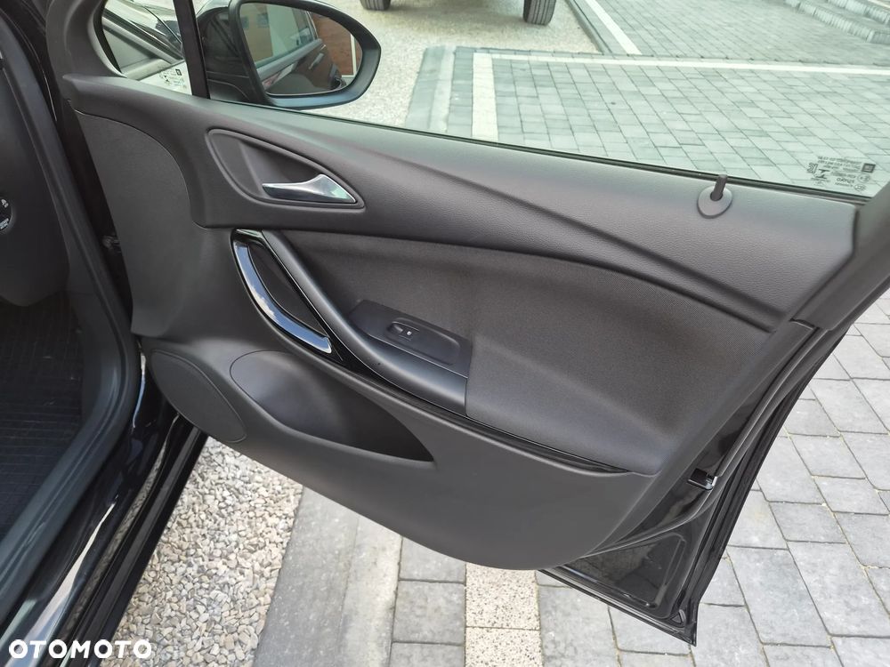 Opel Astra 1.6 CDTI Cosmo - 23