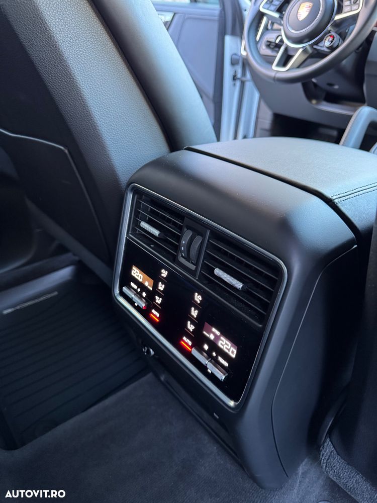 Porsche Cayenne Coupe Standard - 22