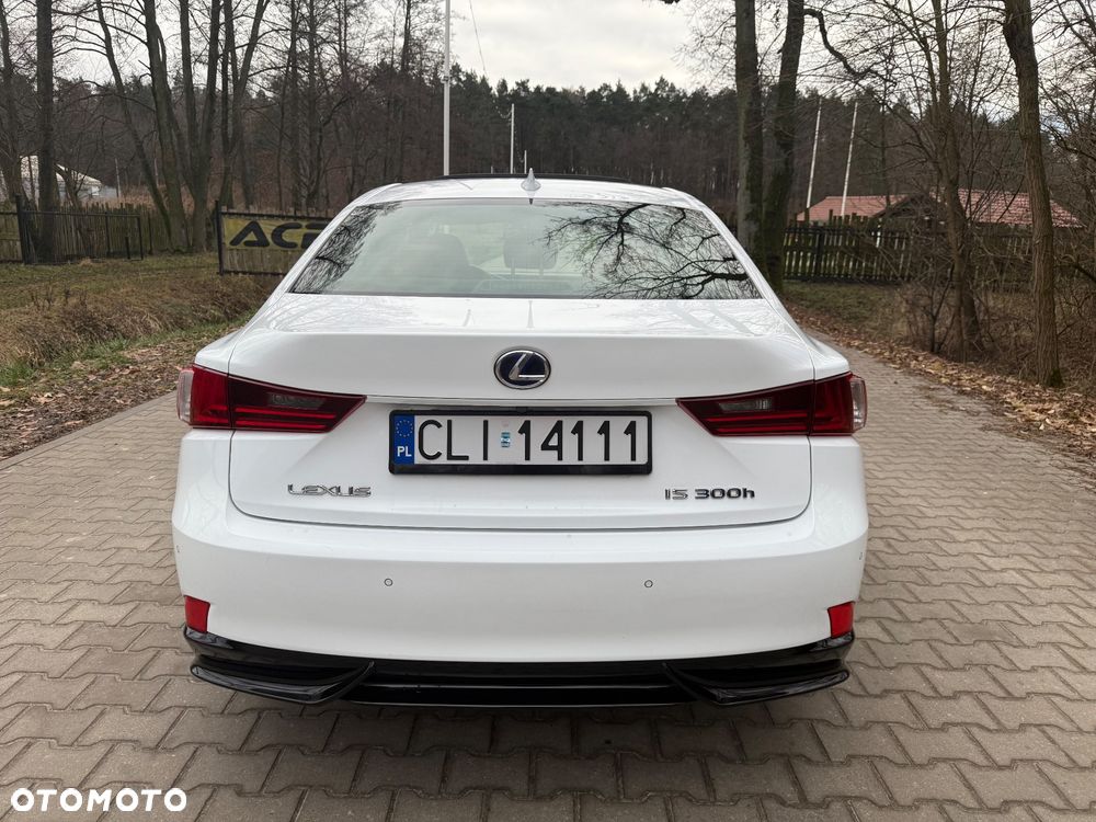 Lexus IS 300h F Sport - 12