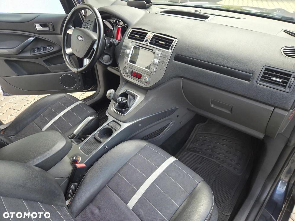 Ford Kuga - 10
