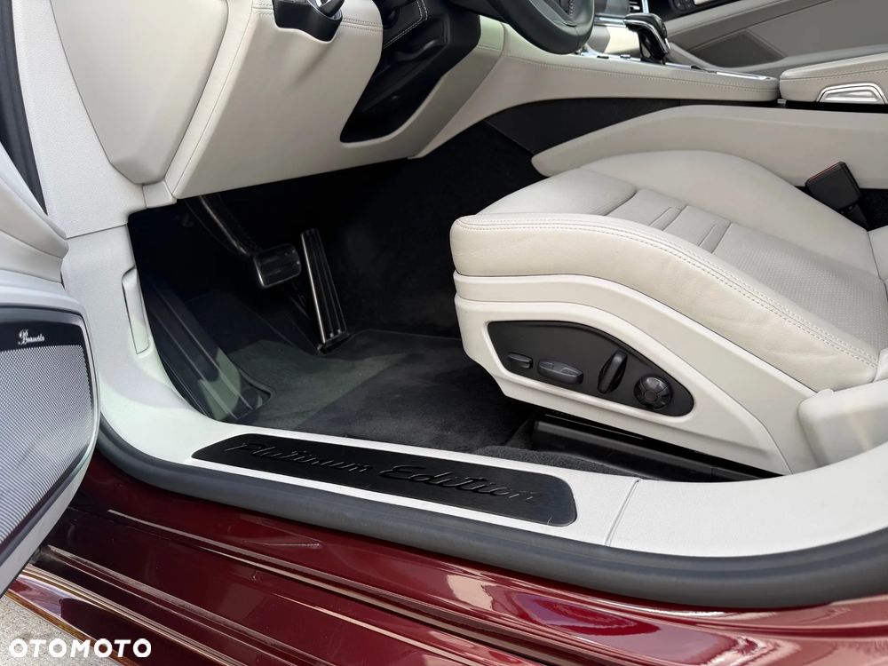 Porsche Panamera 4 E-Hybrid Platinum Edition - 24