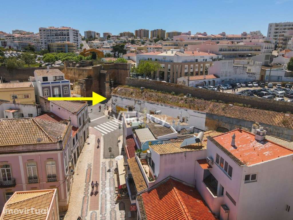 Prédio antigo para remodelar com 505 m² no centro de Lagos. - Grande imagem: 4/26