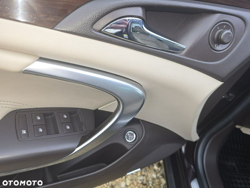 Opel Insignia 2.0 T Cosmo 4x4 - 24