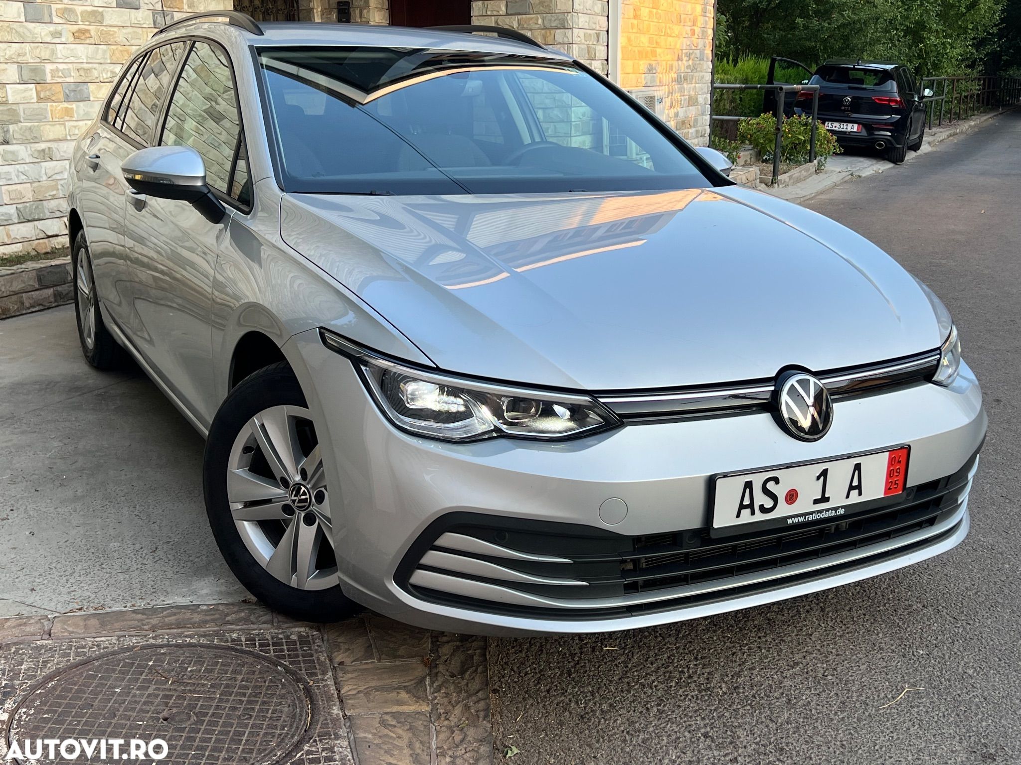 Volkswagen Golf ver-variant-2-0-tdi-116cp-dsg-life - 1