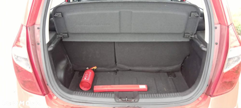 Hyundai i10 1.1 Base - 26