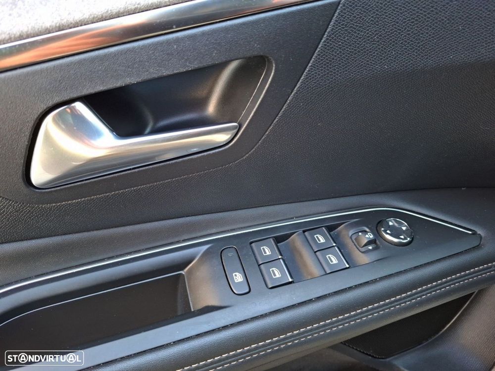 Peugeot 3008 1.5 BlueHDi GT EAT8 - 24