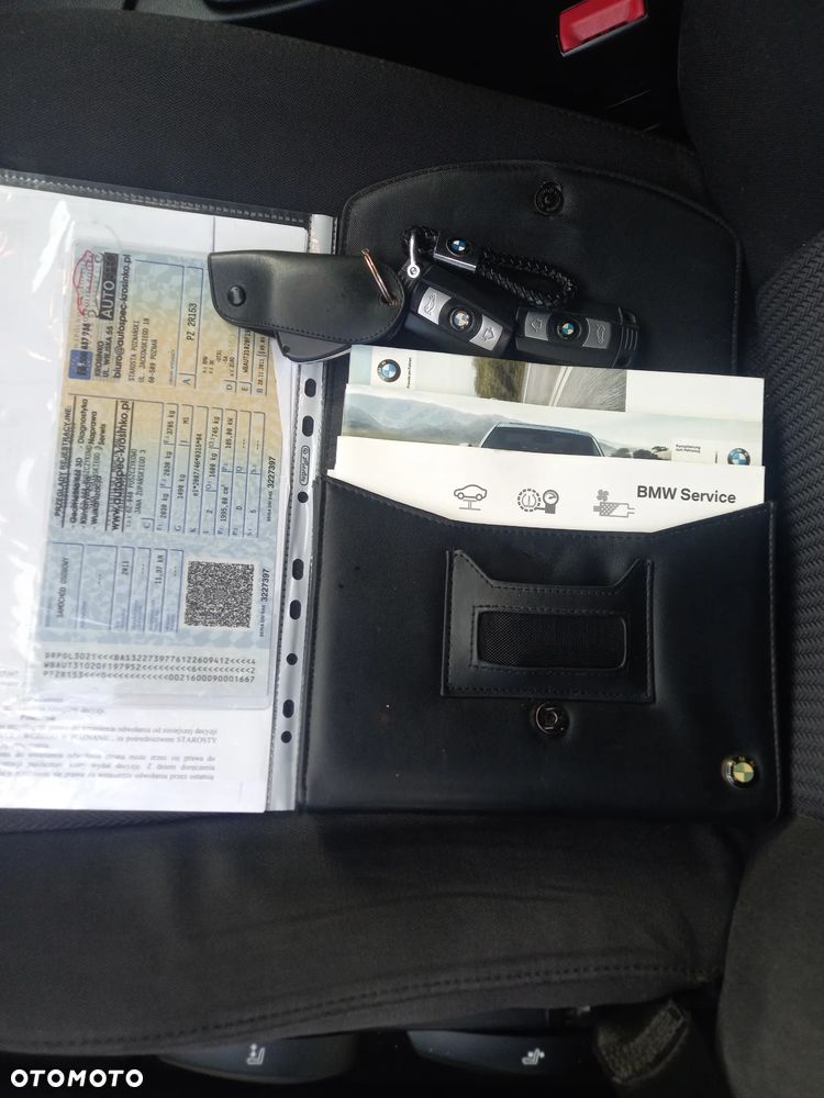 BMW Seria 3 318d - 10