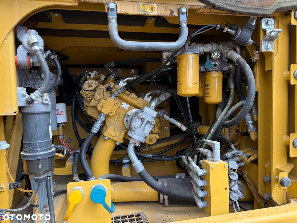 Caterpillar 324 E - 15