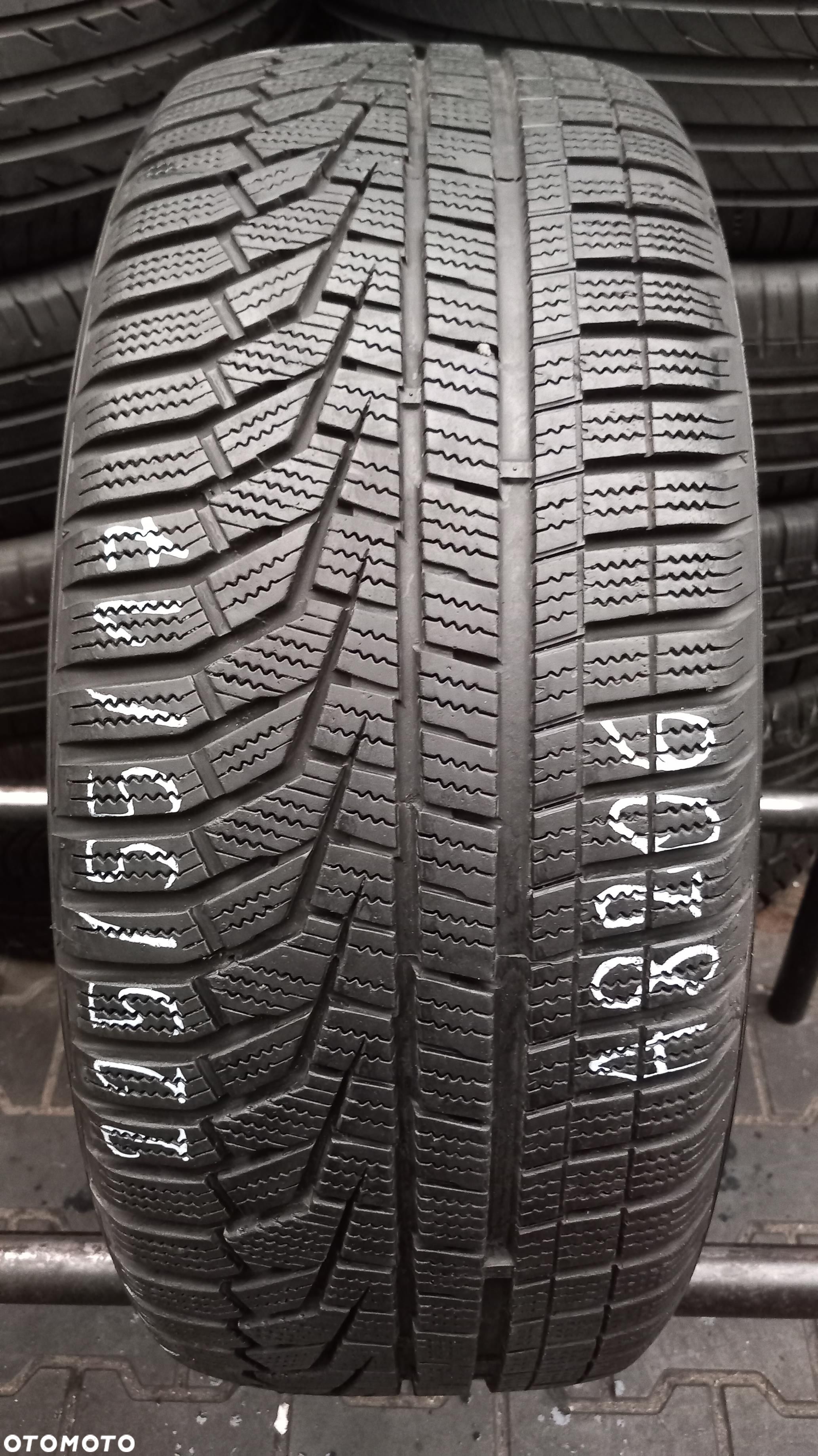 225/55/17 Hankook Winter I*Cept Evo 2 97H - 1