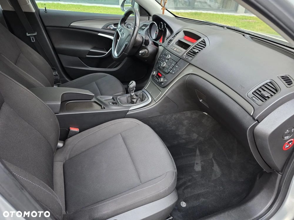 Opel Insignia - 8