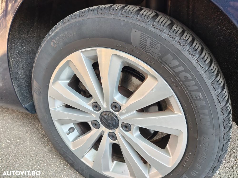 Volkswagen Golf 1.6 TDI DPF Comfortline - 9
