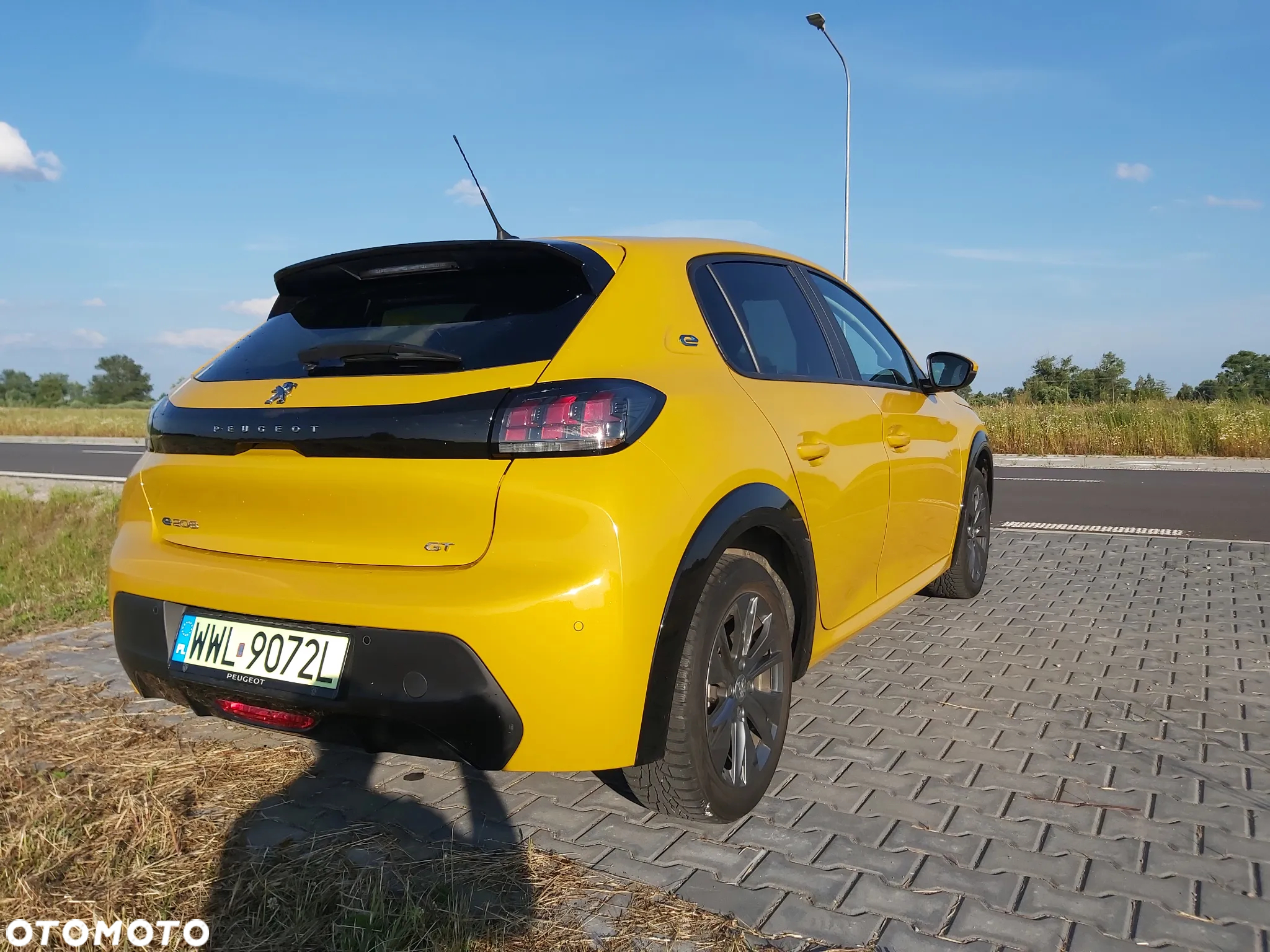 Peugeot 208 e-208 GT - 12