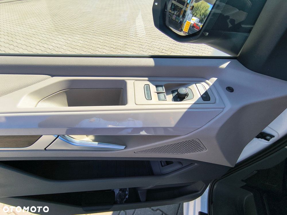 Volkswagen Multivan - 22