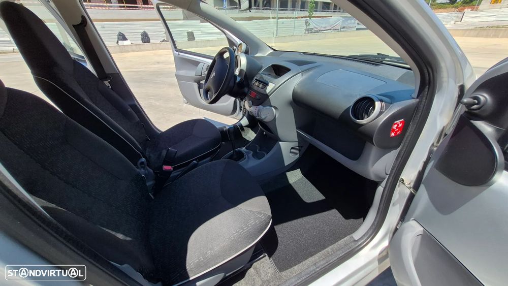 Peugeot 107 1.0 Black&Silver - 29