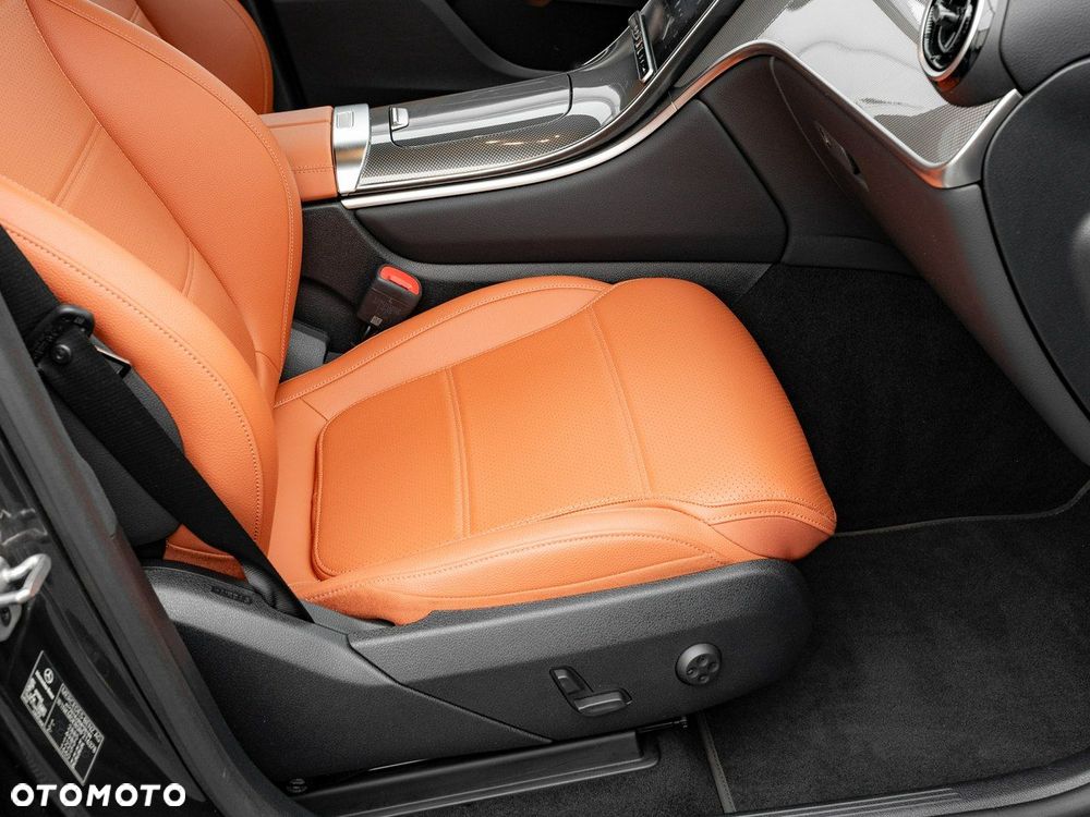 Mercedes-Benz GLC - 29