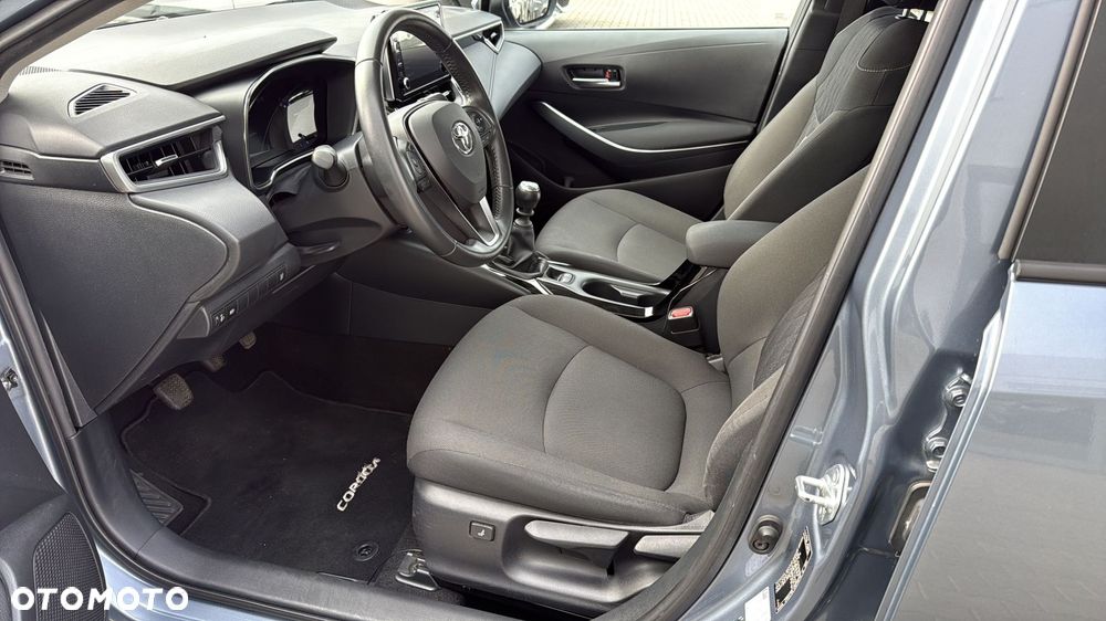 Toyota Corolla - 13