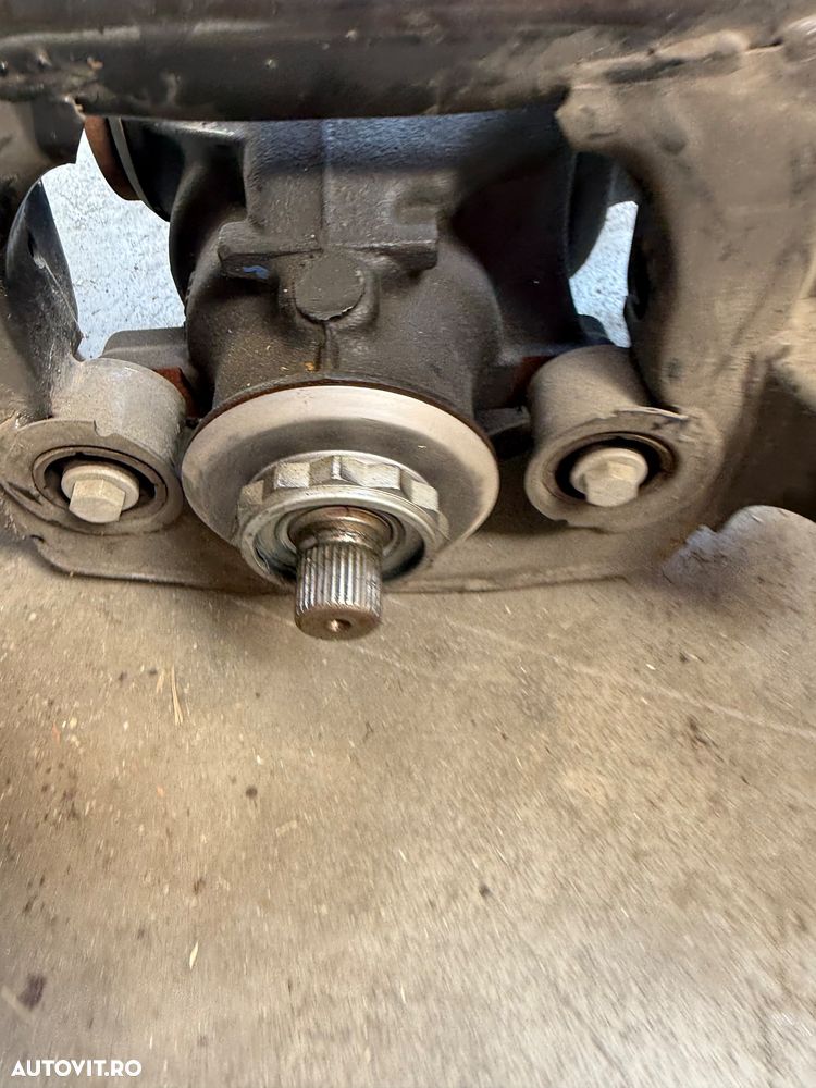 Vand Grup punte spate, diferential BMW Z4 E89 cod 7571596 raport 2.56 demontat de pe 3.0 benzina cu 30.000km - 3