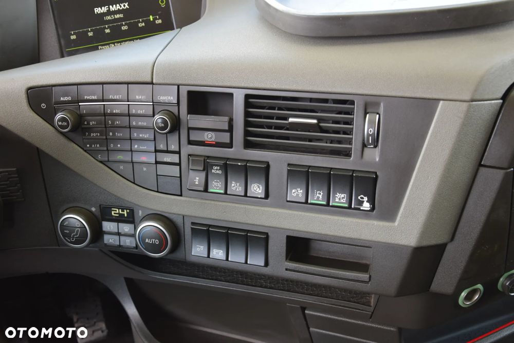 Volvo FH500 / NISKA KABINA / HYDRAULIKA / EURO 6 / ACC / LEDY / ALUFELGI / SERWISOWANY / SPROWADZONY - 29