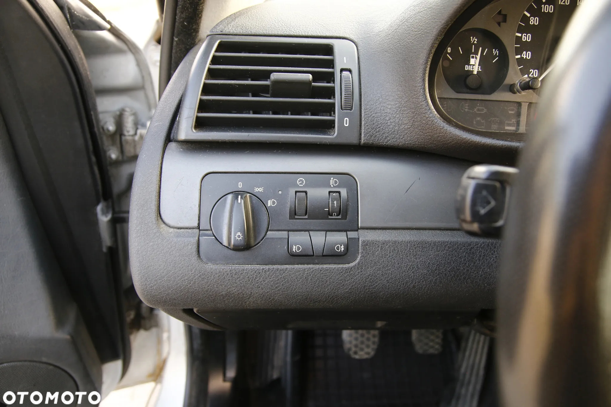 BMW Seria 3 320d - 25