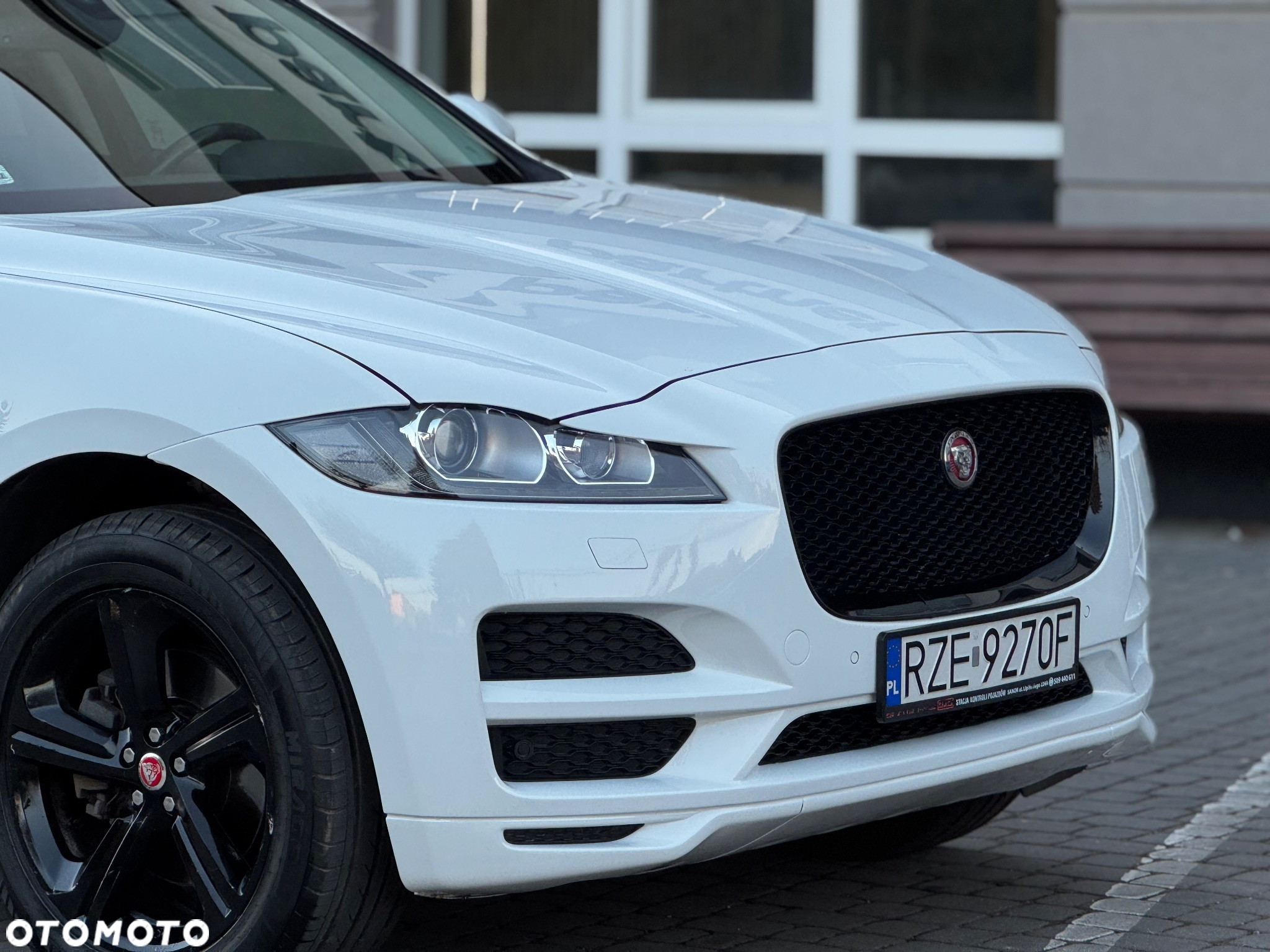 Jaguar F-Pace 3.0 V6 AWD R-Sport - 11