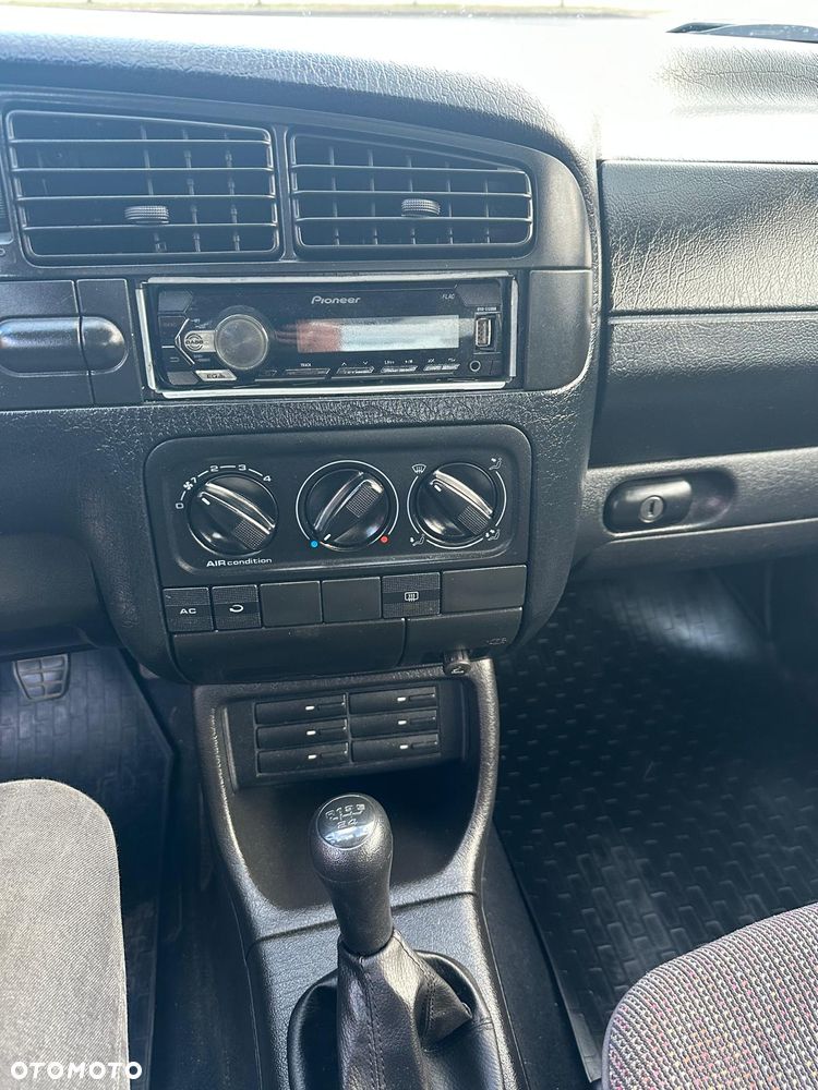 Volkswagen Vento - 10