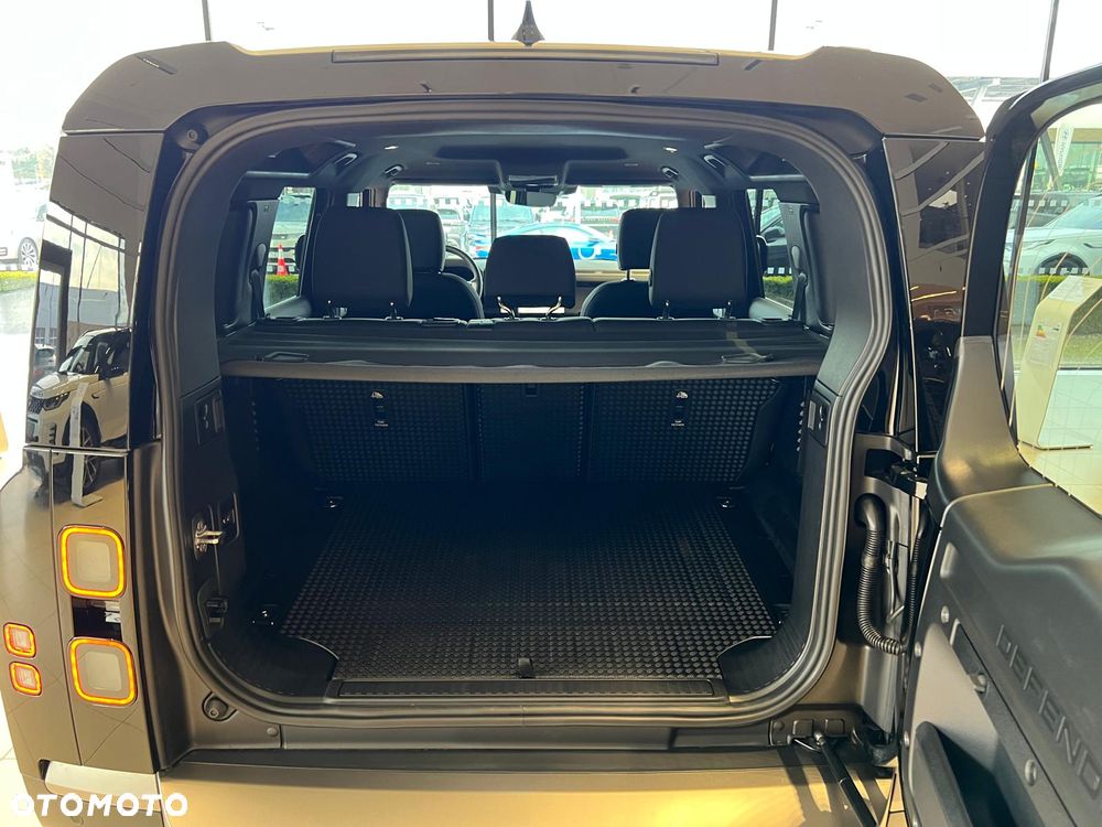 Land Rover Defender - 6