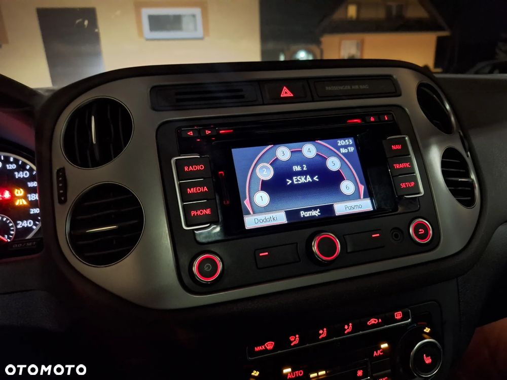 Volkswagen Tiguan - 12