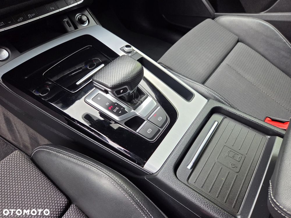 Audi Q5 55 TFSIe quattro S tronic S line - 24