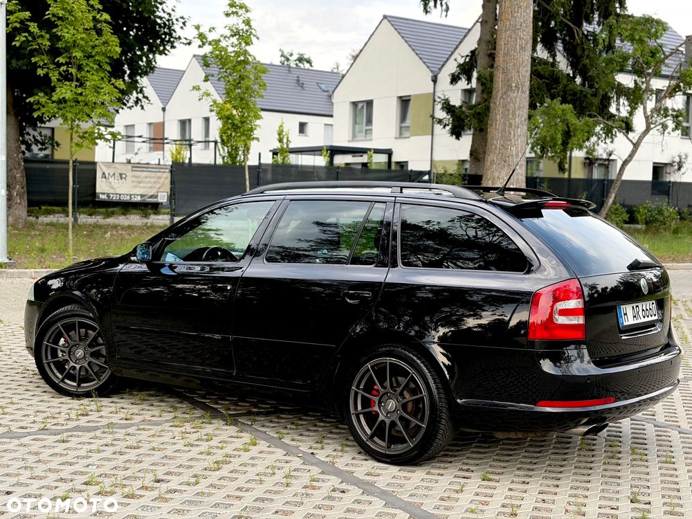 Skoda Octavia 2.0 TDI CR DPF RS - 16