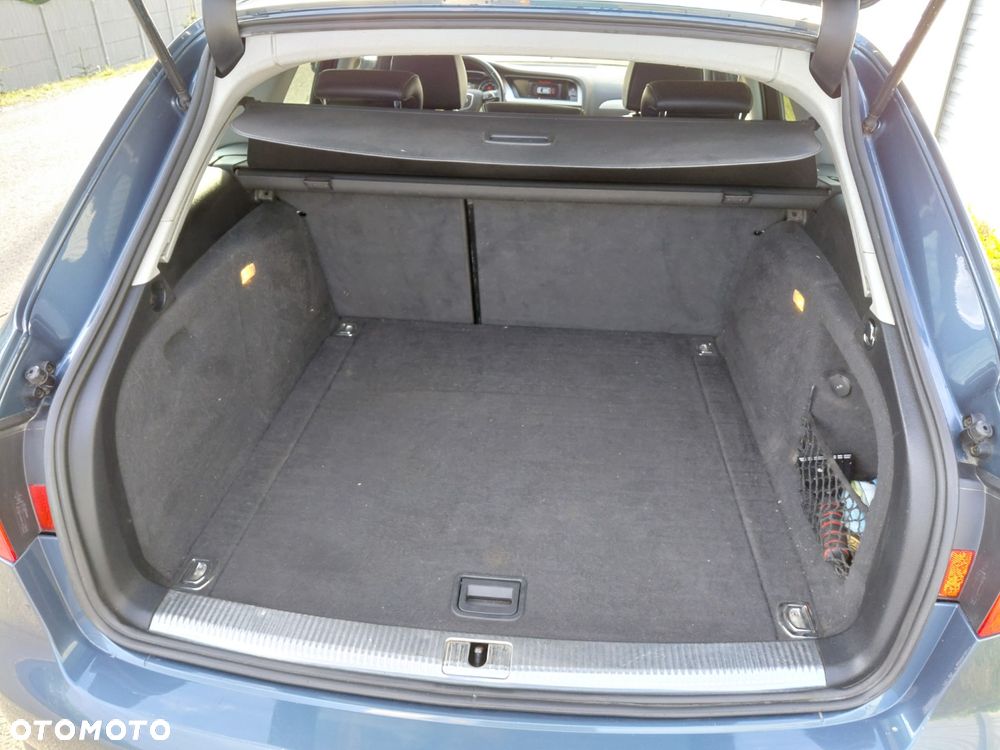 Audi A4 Avant 2.0 TDI ultra design - 12