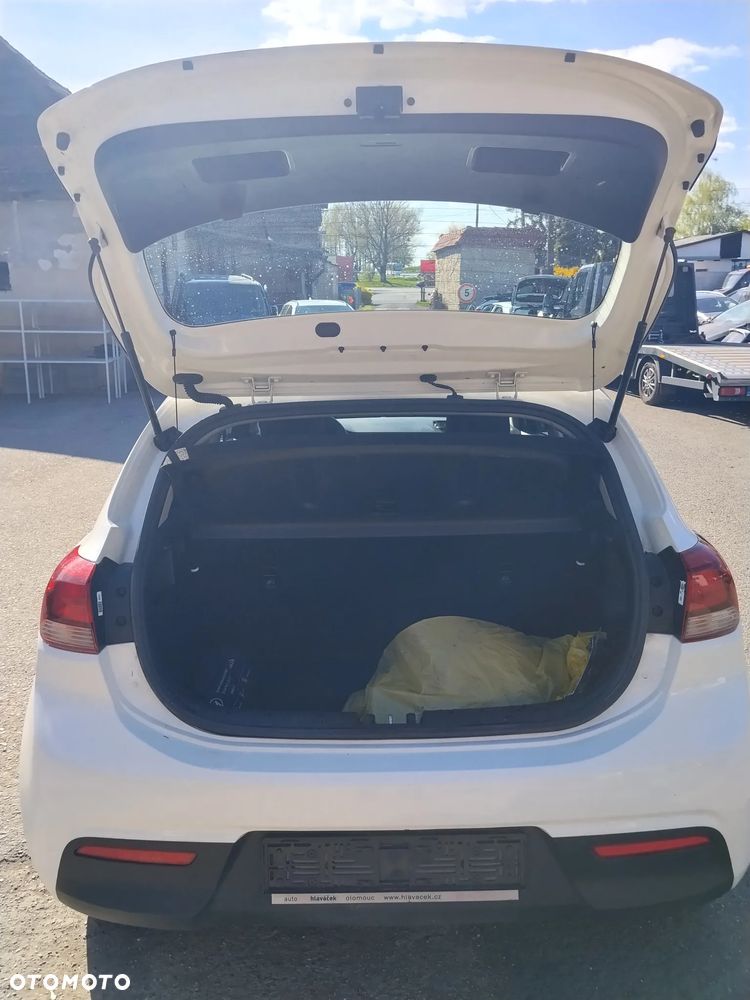 Kia Rio - 17