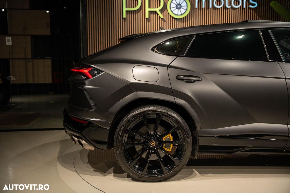 Lamborghini URUS - 15