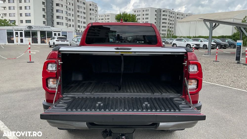 Toyota Hilux 2.8D 204CP 4x4 Double Cab AT Invincible - 10