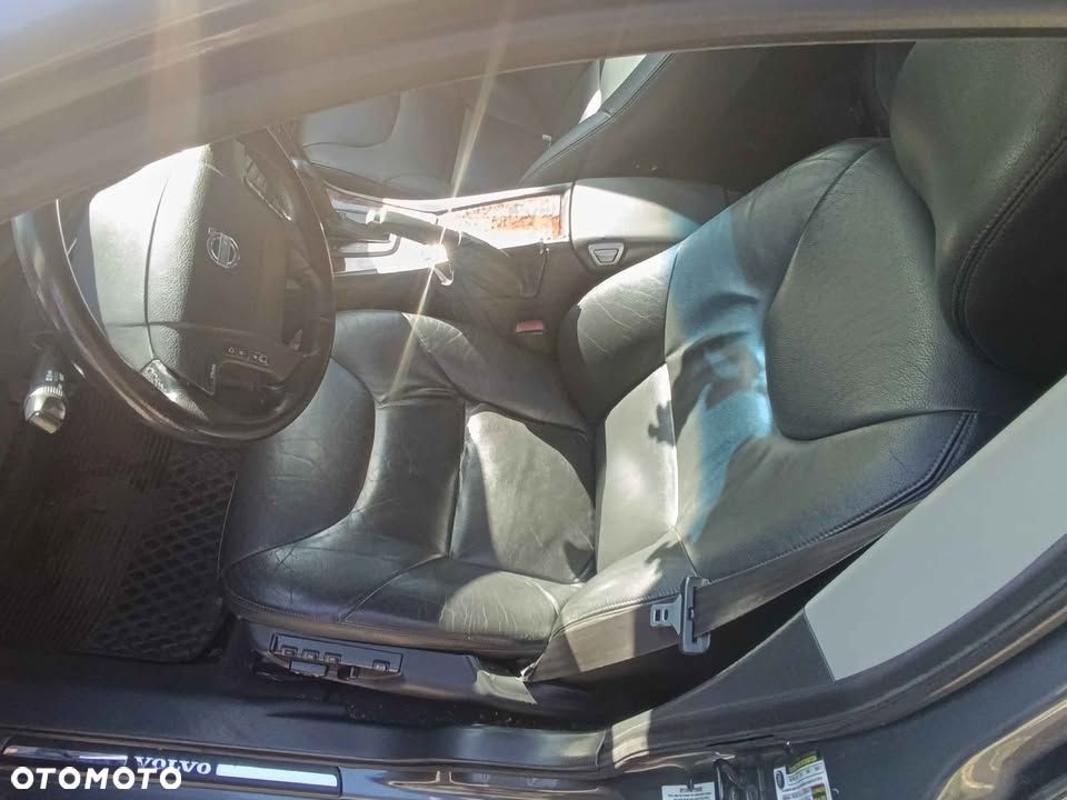 Volvo V70 2.4 Momentum - 10